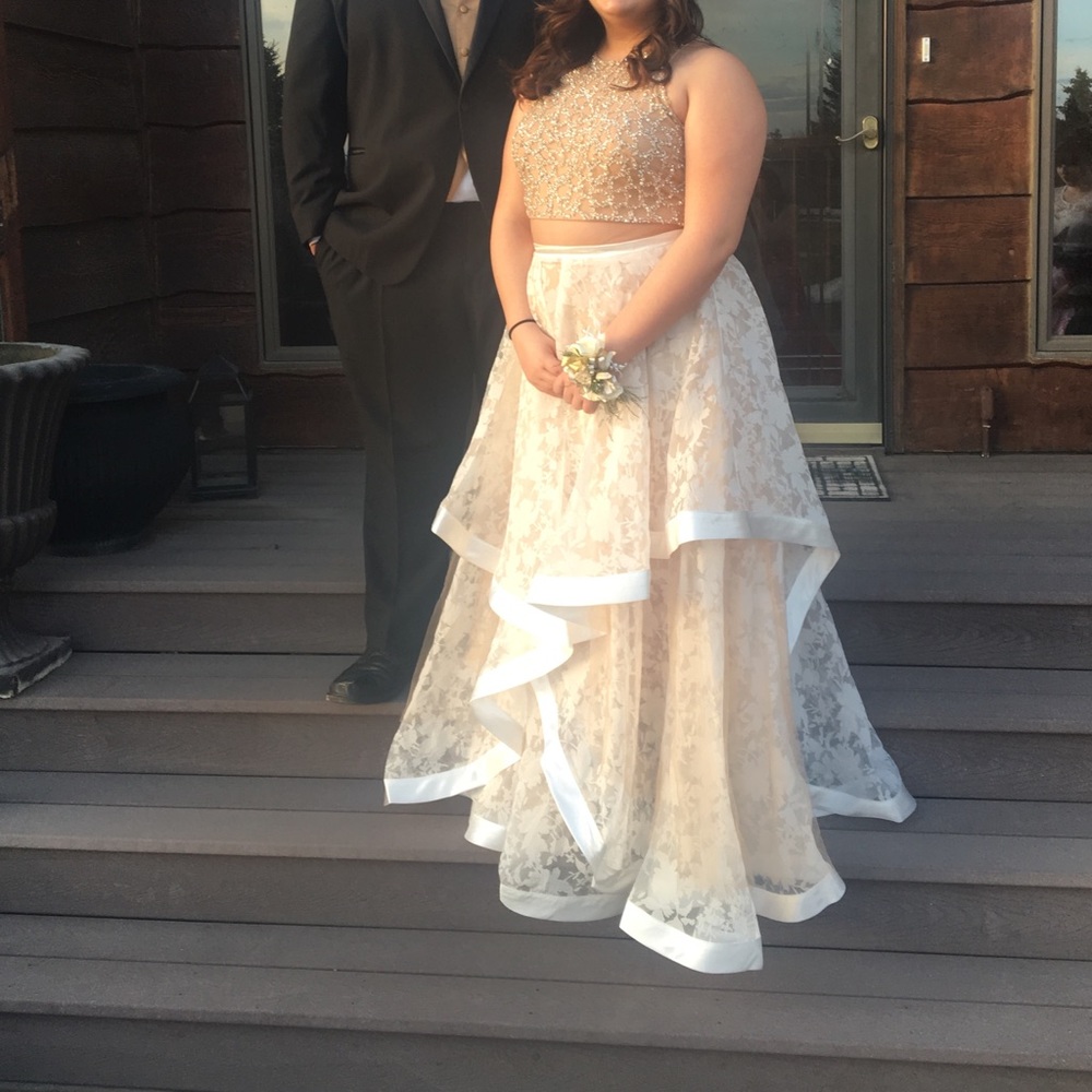 Prom Dress - Picture 2 of 6
